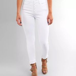 White highwaisted kancan jean